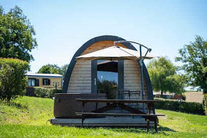 Le Domaine Des Grandes Cotes SARL, Hôtel à Target