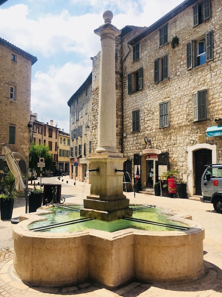 Hôtel La Victoire, Hôtel à Vence