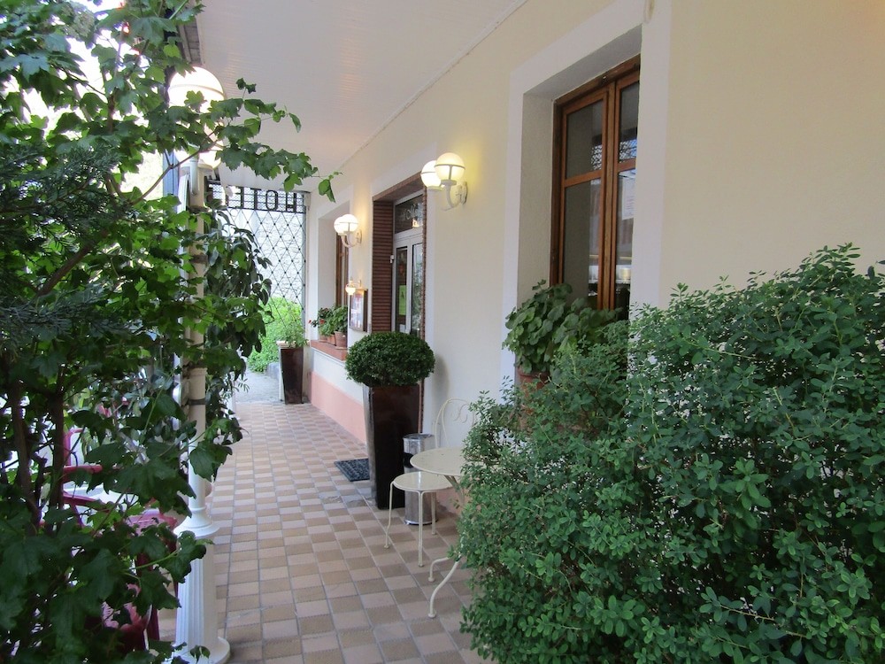 Fifi Moulin, Hôtel à Serres