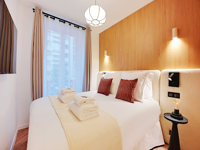 Serene Apartment - 2Br/6P - Grenelle/Tour Eiffel - Belvilla By Oyo, Hôtel à Paris 15