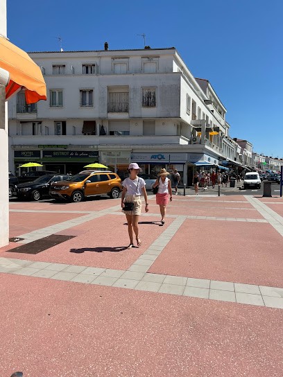 Hotel Bistrot De La Place, Hôtel à Royan