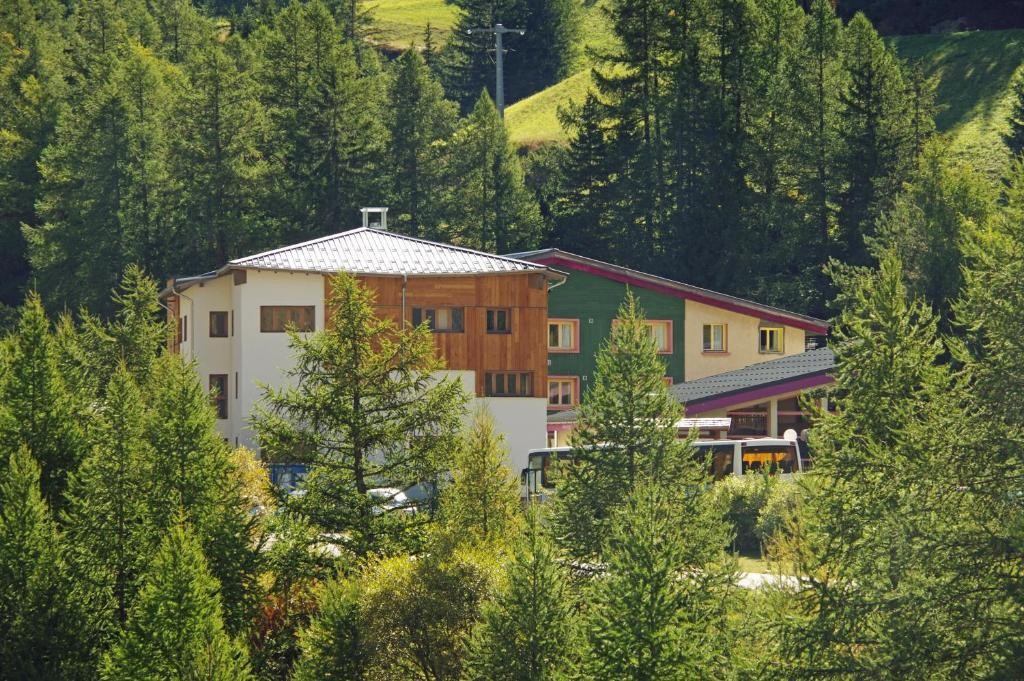 CIS Val Cenis, Hôtel à Bessans