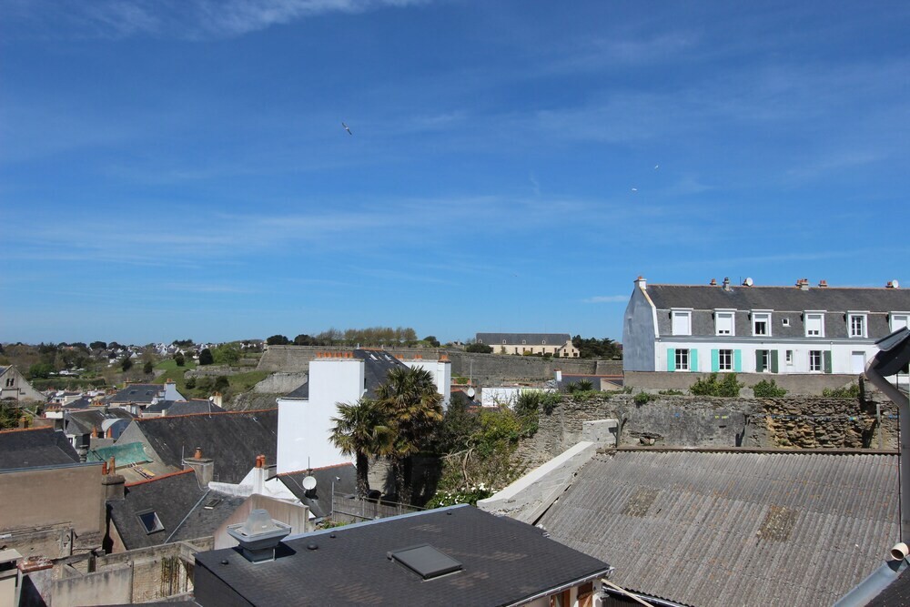 Residence Hoteliere Sarah Bernard, Hôtel au Palais