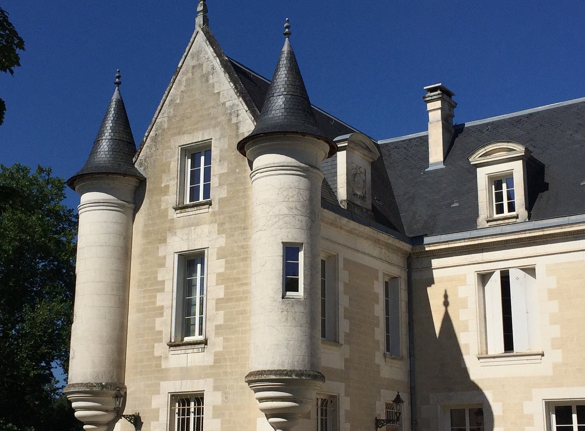 Chambres D'Hôtes Château De Bellevue, Hôtel à Saint-Avit