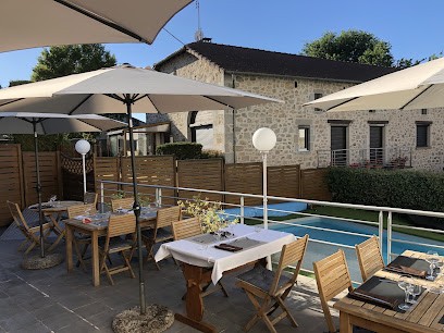 Hôtel Des Voyageurs, Hôtel au Rouget-Pers