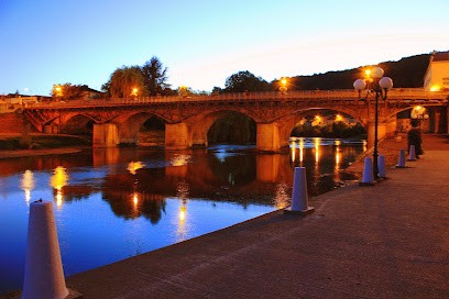Logis Hôtel Le Cygne, Hôtel au Bugue