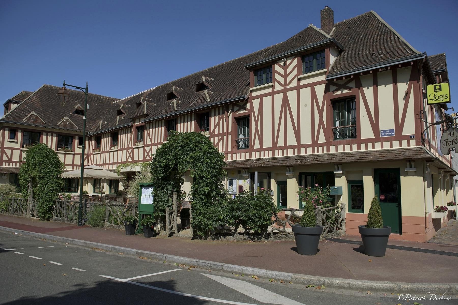 Hôtel la Forêt, Hôtel à Senonches