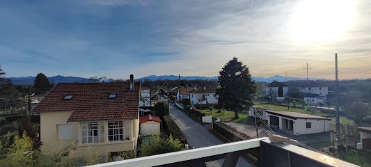 Hôtel Restaurant De La Demi Lune, Hôtel à Lannemezan