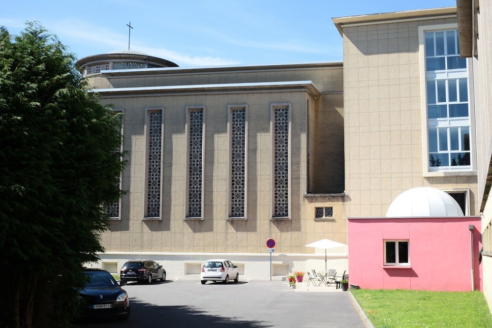 Zenao Appart'hotel Lisieux-La Providence Lisieux, Résidence Hôtelière à Lisieux
