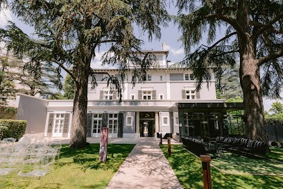 Maison D'anthouard Hotel Restaurant Ecully, Lyon, Hôtel à Écully