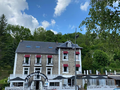 La Bonne Hôtesse Hôtel à Chambon-sur-Lac