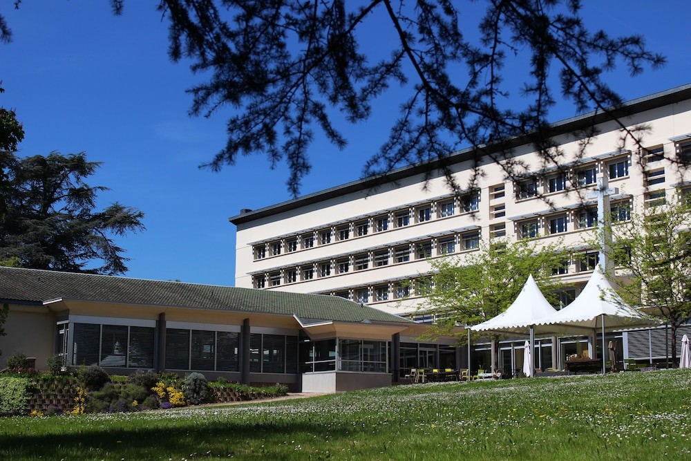 Valpré-Lyon, Hôtel à Écully