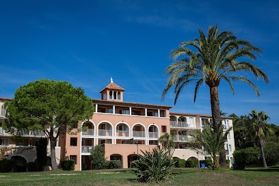 SOWELL Family Hôtel Port Grimaud, Hôtel à Grimaud