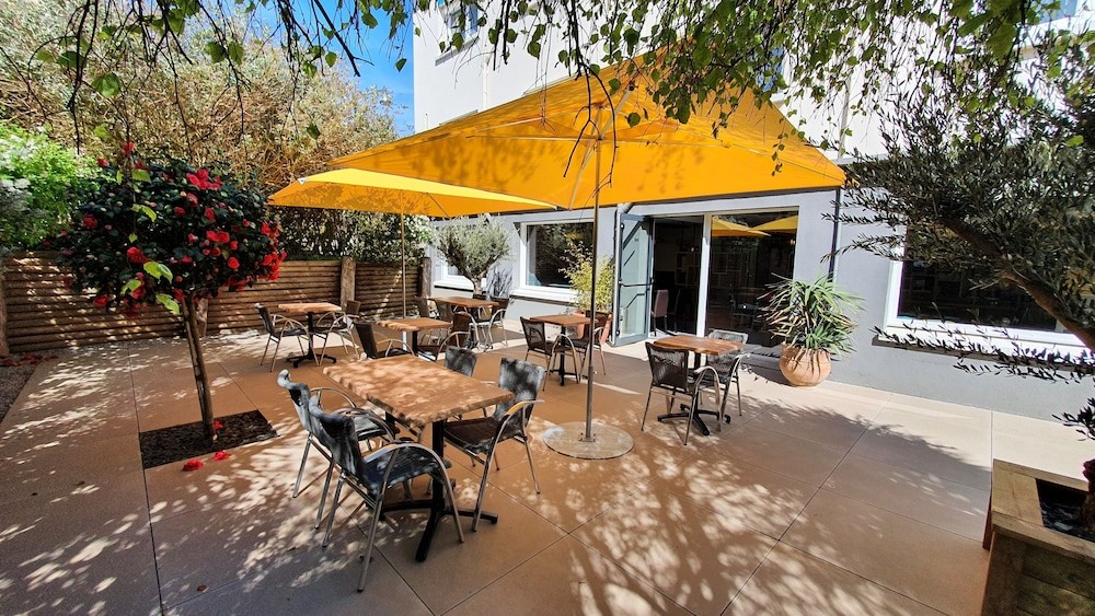 Hôtel Les Pieux, Hôtel aux Pieux