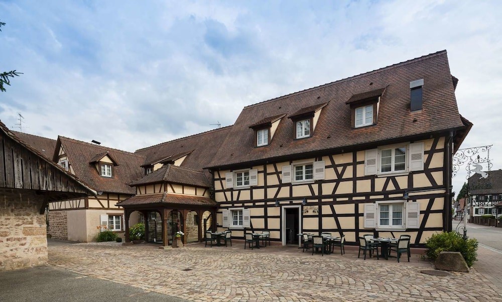 Auberge Du Cheval Blanc, Hôtel à Lembach