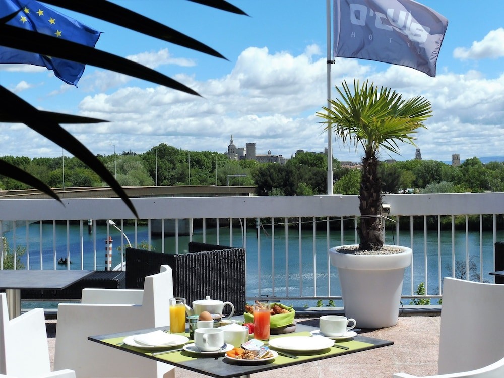 L'oasis D'Avignon O'Cub Hotel, Hôtel à Villeneuve-lès-Avignon