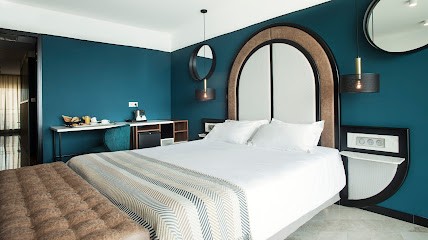 Hôtel La Pietra Restaurant & Spa, Hôtel à L'Île-Rousse