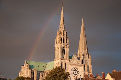 L'Hôtel de Chartres, Hôtel à Chartres