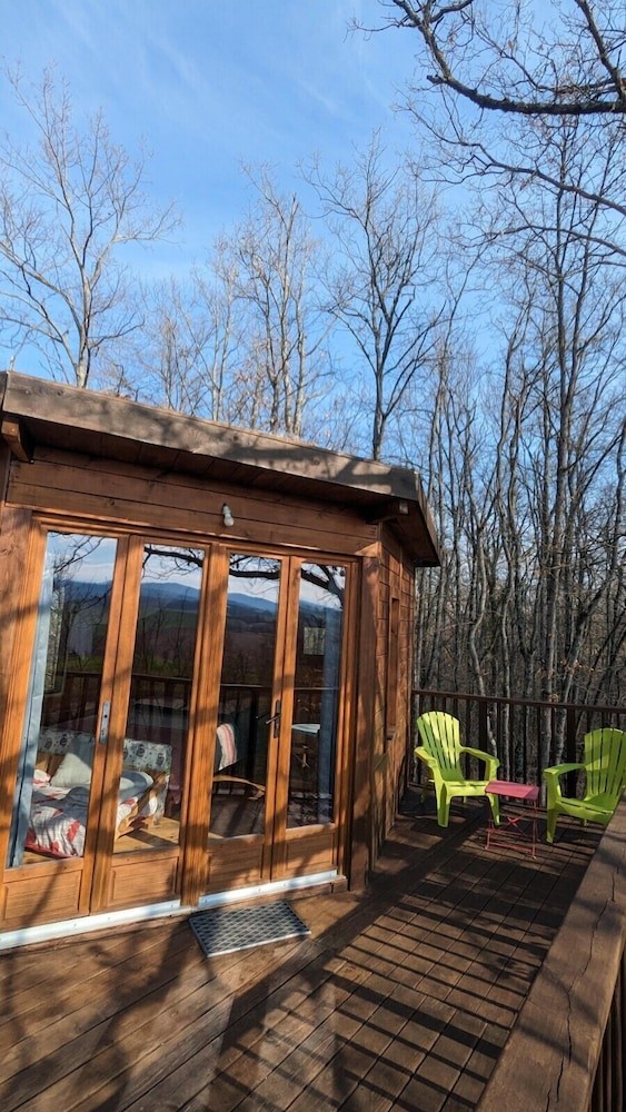 Les Cabanes De Sainte Camelle, Hôtel à Saint-Victor-Rouzaud