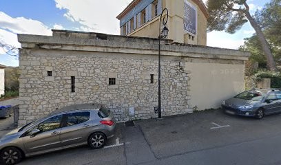 Najeti Bar Le Cardinal, Hôtel à Villeneuve-lès-Avignon