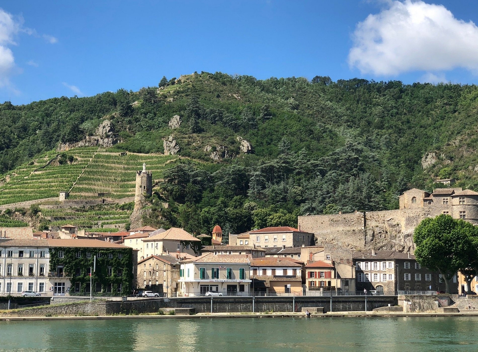 Hôtel Le Château, Hôtel à Tournon-sur-Rhône