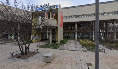 Hotel De Ville, Hôtel à Saint-Priest