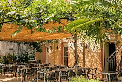 Hôtel Et Restaurant Les Touristes à Vals Les Bains, Hôtel à Vals-les-Bains