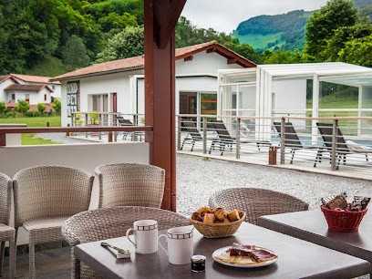 Logis Hôtel Andreinia, Hôtel à Estérençuby