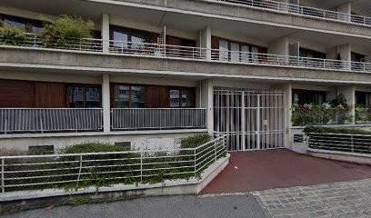 Touati Arezki, Hôtel à Montreuil