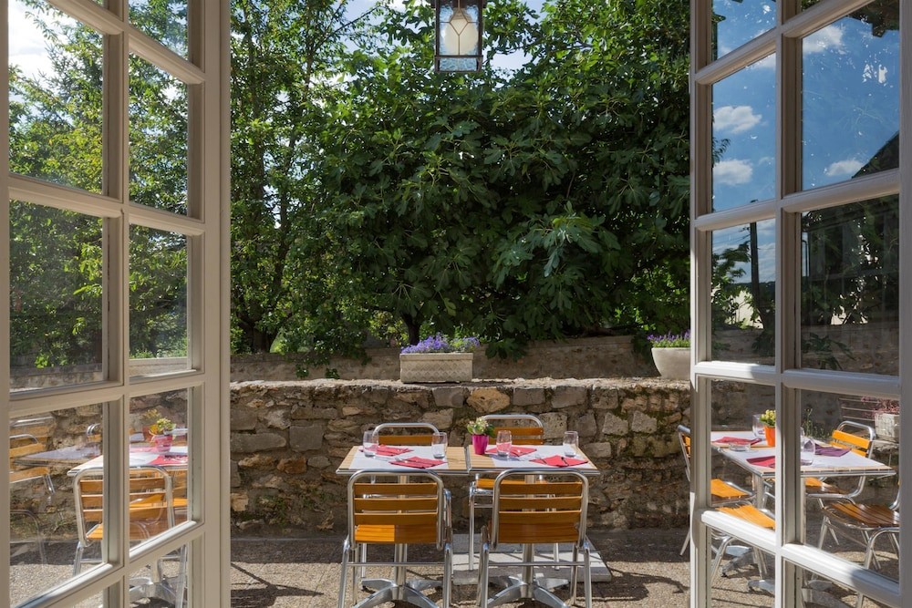 HOTEL BEST WESTERN BLANCHE DE CASTILLE, Hôtel à Dourdan