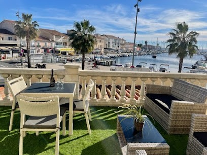 Hôtel Et Restaurant Du Port, Hôtel à Mèze