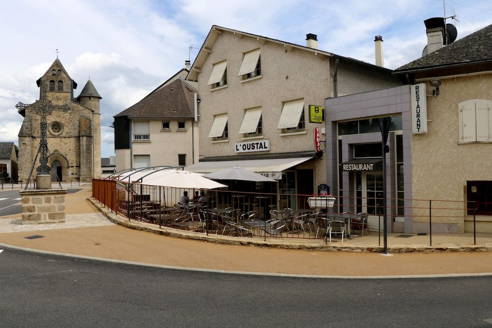 Logis Hôtel L'Oustal, Hôtel à Naves