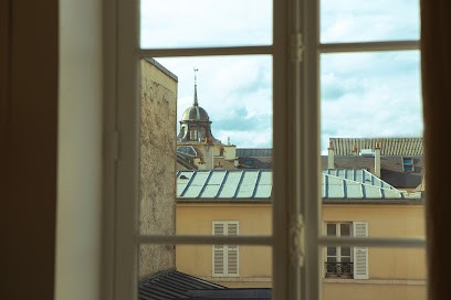 Studio 13 Versailles, Hôtel à Versailles
