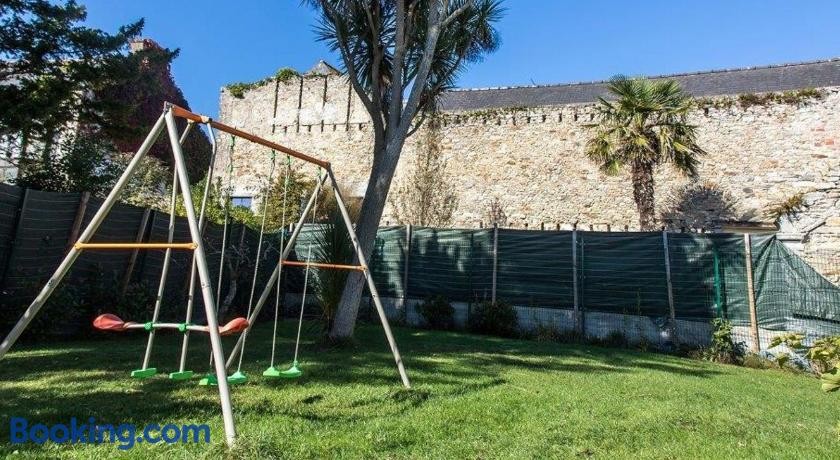 Le Cheval Blanc, Hôtel à Saint-Pol-de-Léon