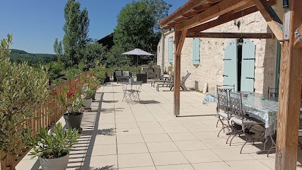 Chambres Et Tables D'hôtes La Grange Des 2 Vallées Lascabanes, Hôtel à Lendou-en-Quercy
