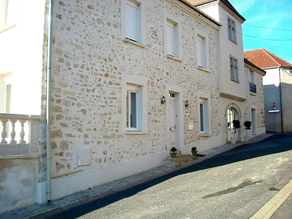 Chambres D'hotes Karine Smej Hôtel à Châtillon-sur-Marne