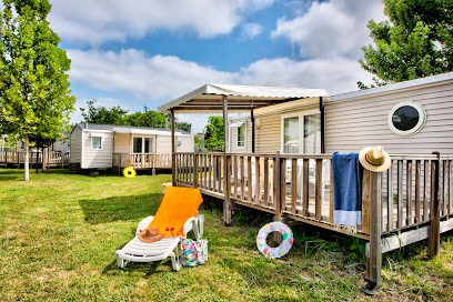 Flower Camping Les Ondines | Camping 4 étoiles Souillac, Hôtel à Souillac