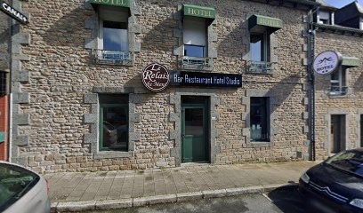 Commault Gilles, Hôtel au Mené