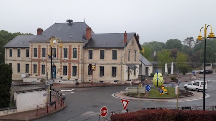 Hôtel Du Commerce, Hôtel à Guérigny
