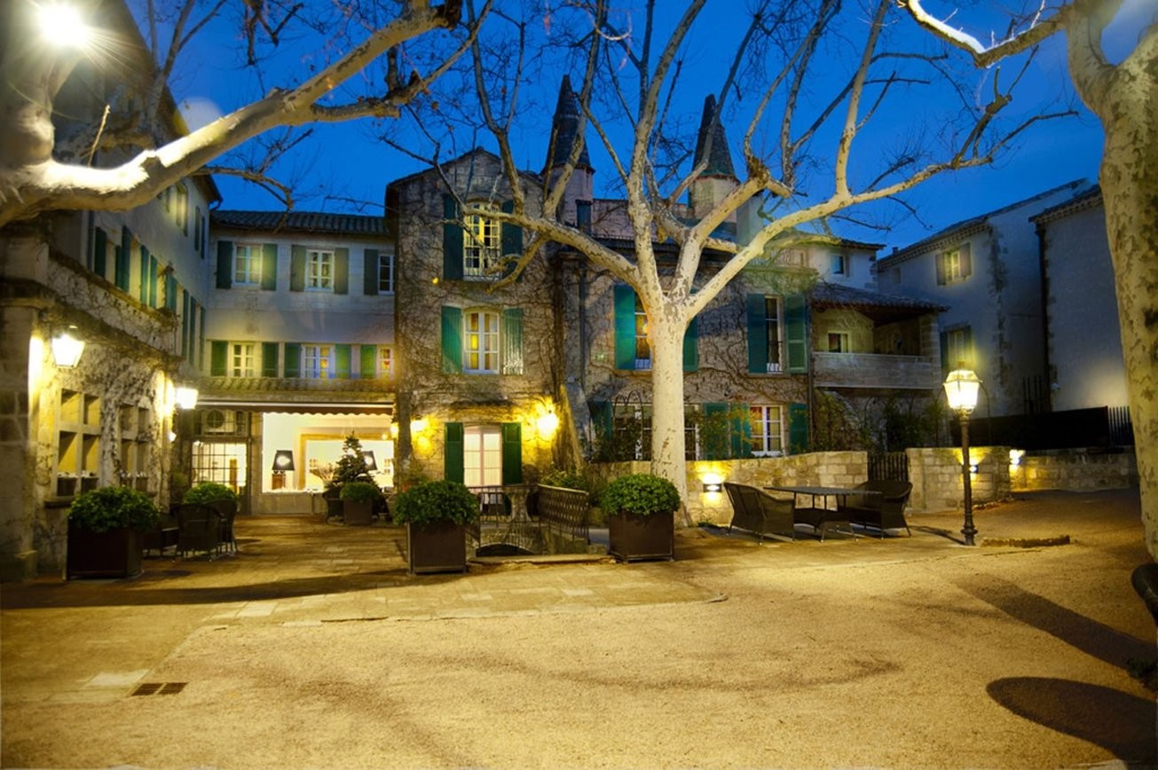 Hôtel Le Prieuré Baumanière 5 étoiles Relais & Châteaux, Hôtel à Villeneuve-lès-Avignon