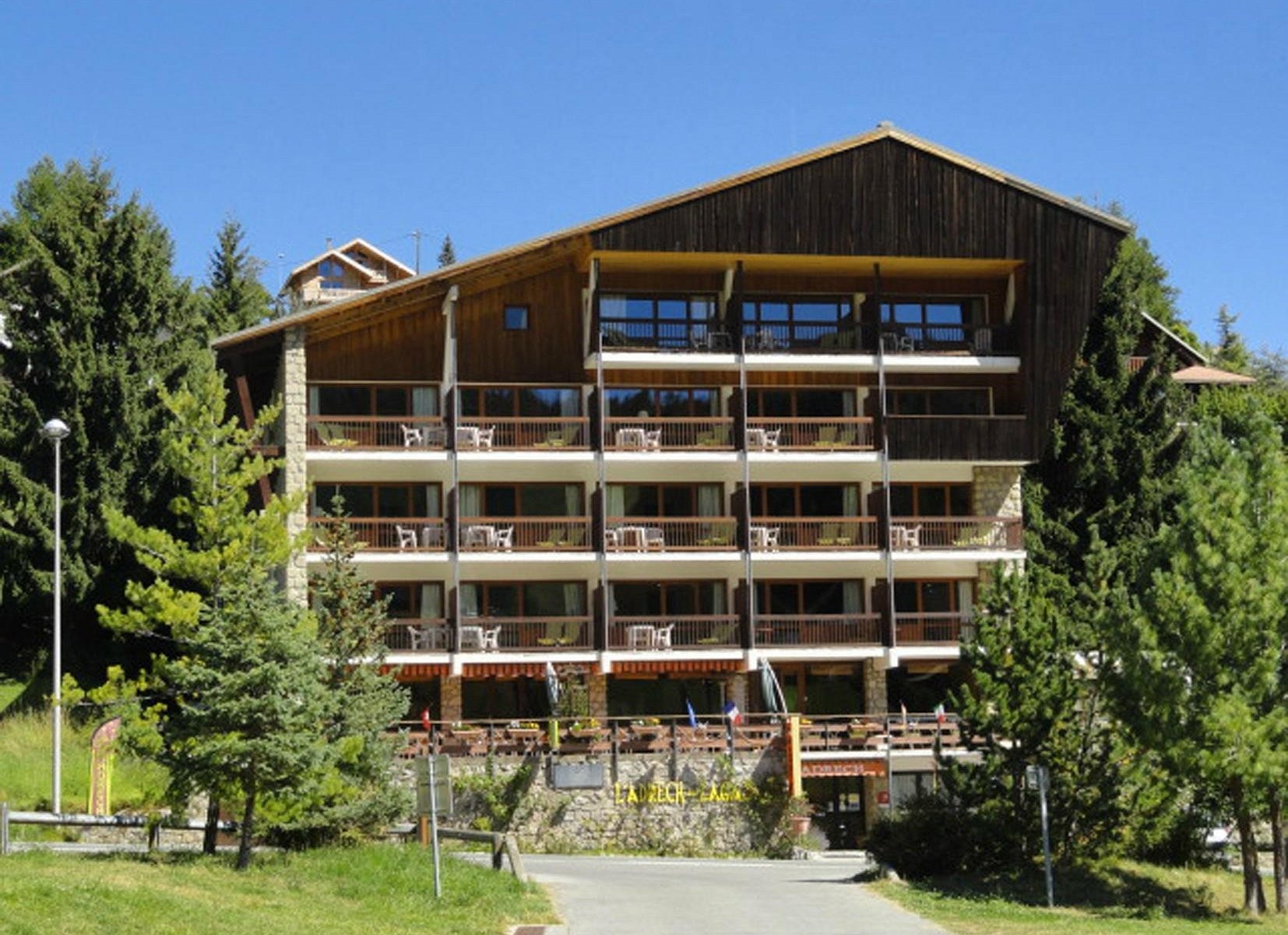 Hôtel Restaurant L'Adrech De Lagas, Hôtel à Péone