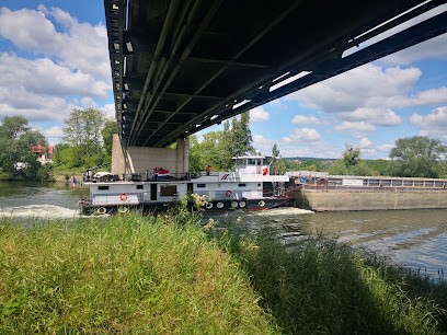 Hotel Restaurant De L'ile, Hôtel à Gargenville