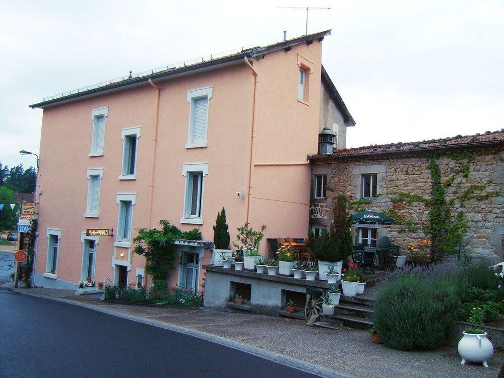 Hotel La Vie En Rose, Hôtel au Brugeron