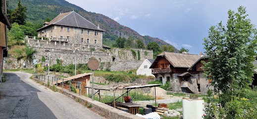 Mairie De Saint-Etienne-de-Cuines, Hôtel à Saint-Étienne-de-Cuines