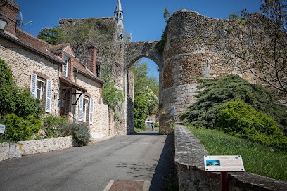 Hôtel-Restaurant Le Sauvage, Hôtel à Château-Renard