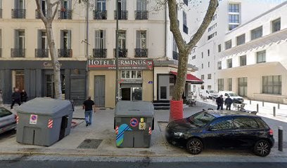 Kheloufi Abdelkader, Hôtel à Marseille 02