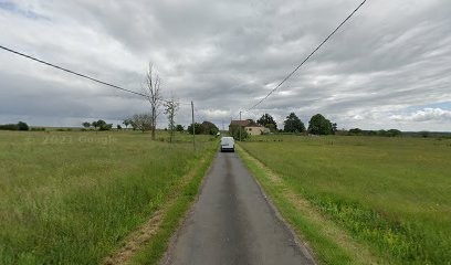 Doulcet Solange, Hôtel à Génis