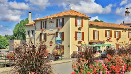 Logis Hôtel Le Cheval Blanc Et Clovis, Hôtel à Vouillé