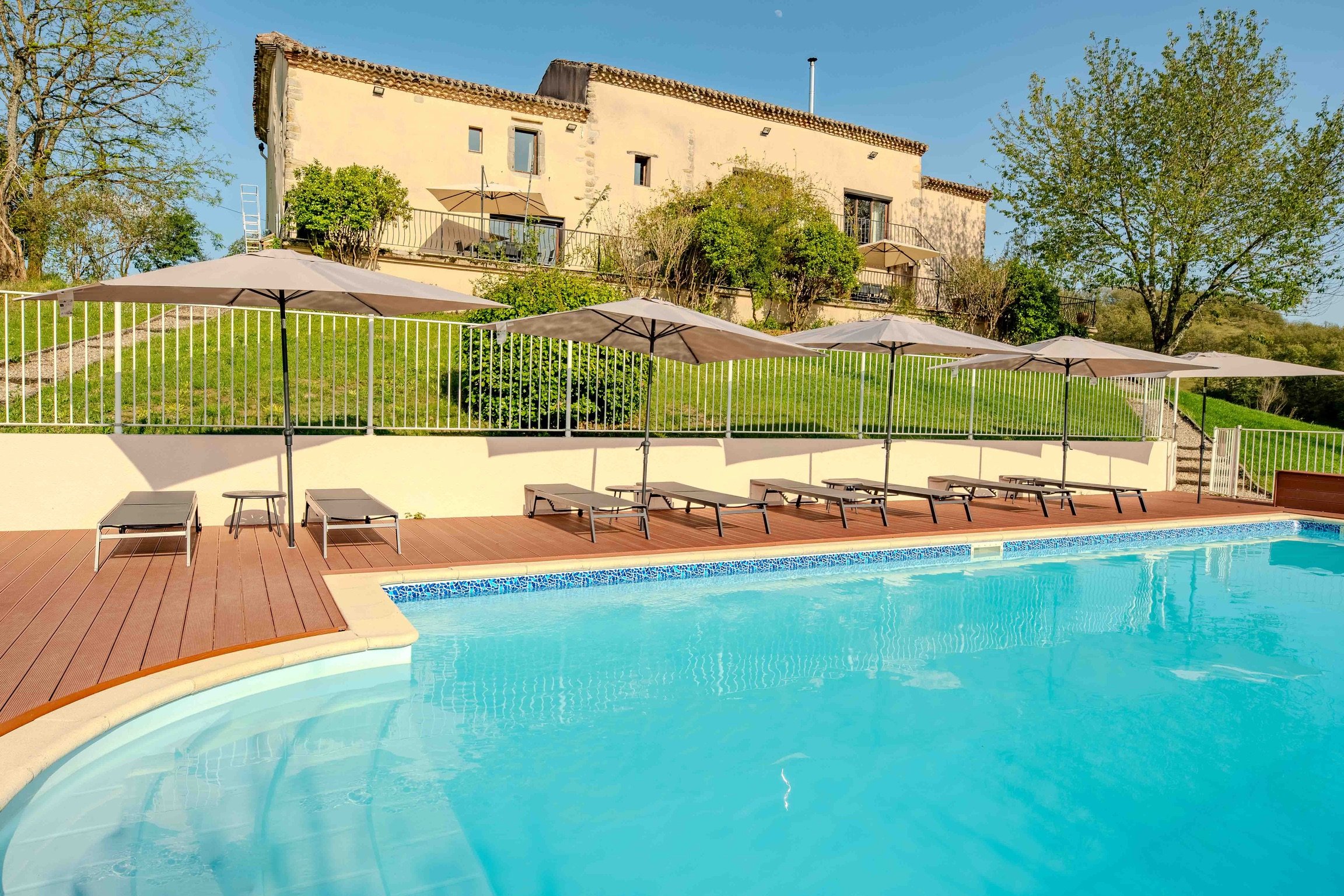 La Bastide - Luxury Gites, Hôtel à Puycalvel