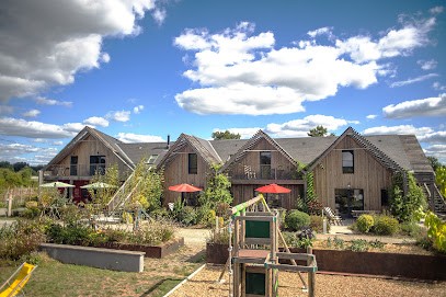 Le Jardin Des 4 Seasons Home Chambre Piscine Climatisation Proche Le Mans, Hôtel à Changé